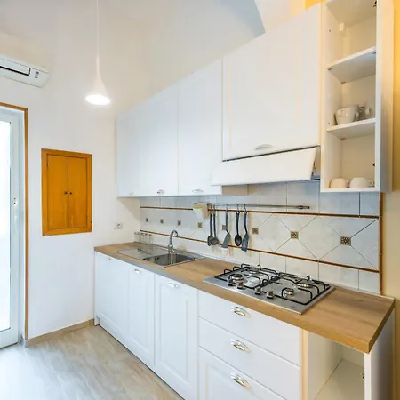 Smooth Vibes At Chiaia By Napoliapartments Apartamento Nápoles