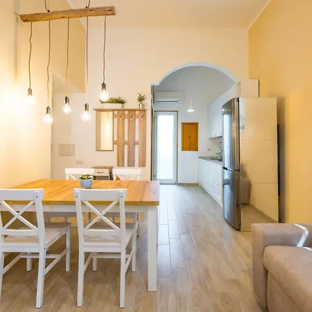 Smooth Vibes At Chiaia By Napoliapartments * Nápoles